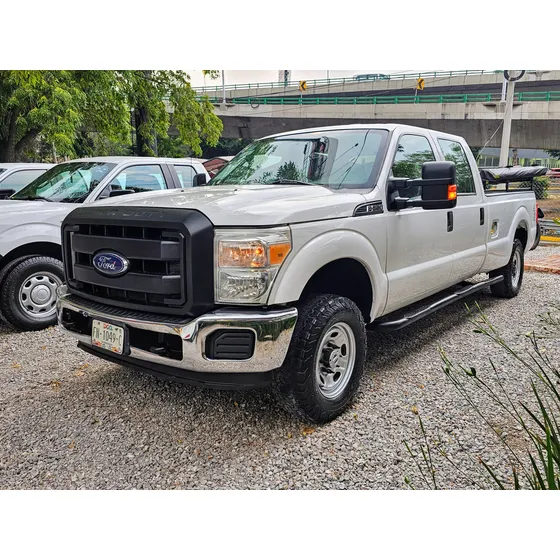 Ford F-250 Xl V8 6.2l 4x4 Doble Cab