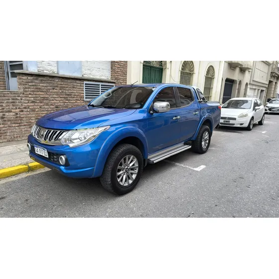 Mitsubishi L200 2.4 Di-d High Power 181cv Cuero