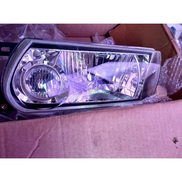 Faro Izquierdo Nissan B13 Ojo Azul De 2005 Al 2017