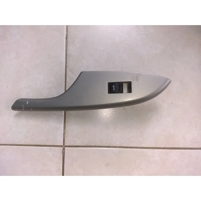 Mando Puerta Trasera Izquierda Corolla2009-2012 Usado