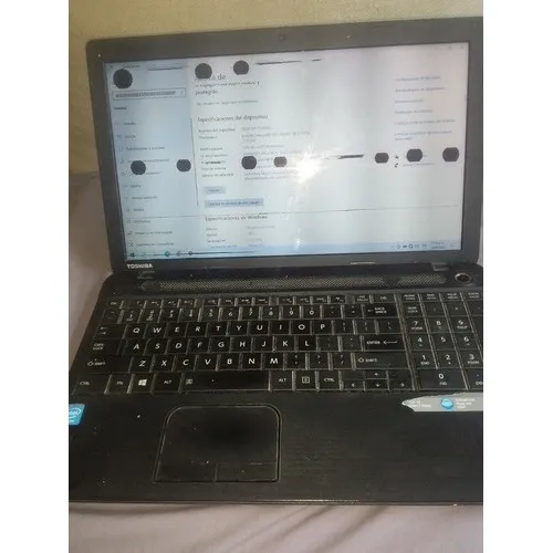 Laptop Toshiba Satellite C55-a5104  Pantalla Defectuosa