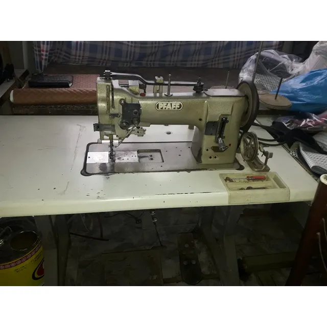 Maquina De Coser Triple Arrastre  Pfaff 545 Plana