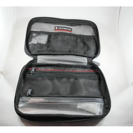 Estuche Multiuso Viajero Victorinox Original.