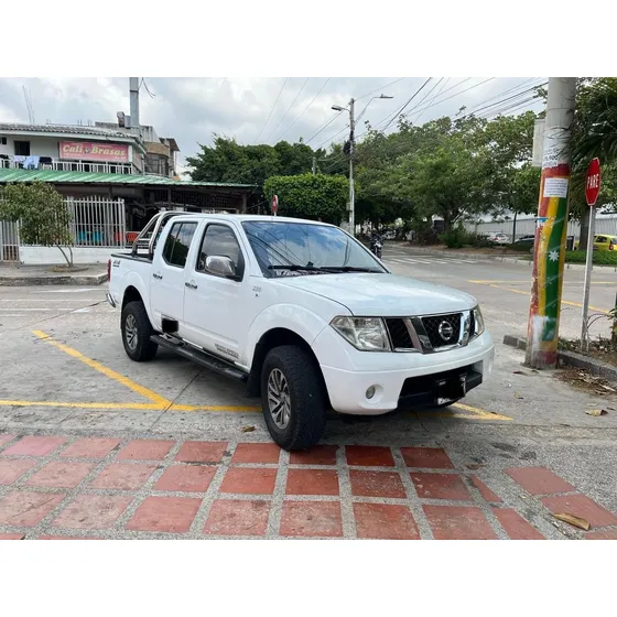 Nissan Navara 2.5 Mid