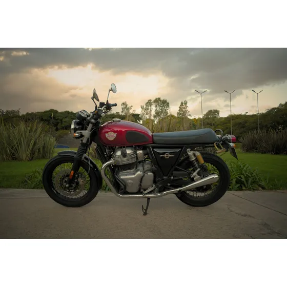 Royal Enfield Interceptor 650, California Red, 2022