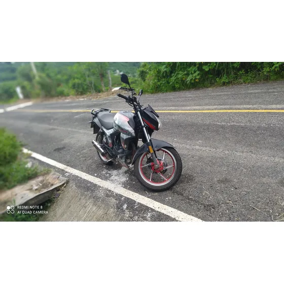 Moto Roja Y Negro En Calcomanias, Funcionando Al 100