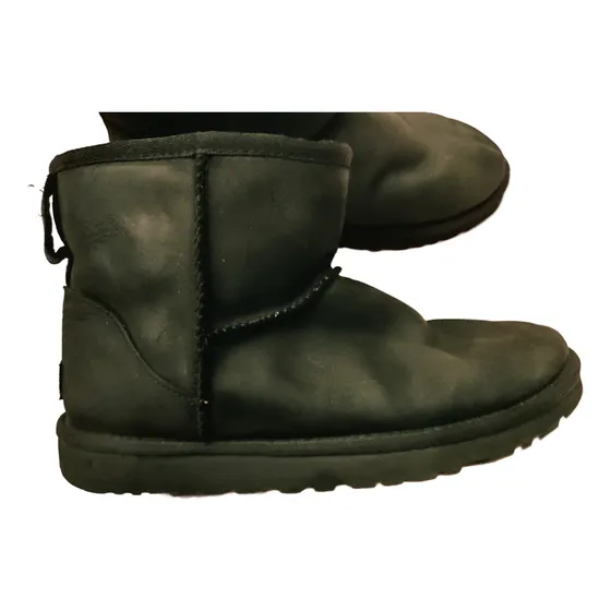 Botas Mujer Ugg Modelo Classic Ultra Mini Negro
