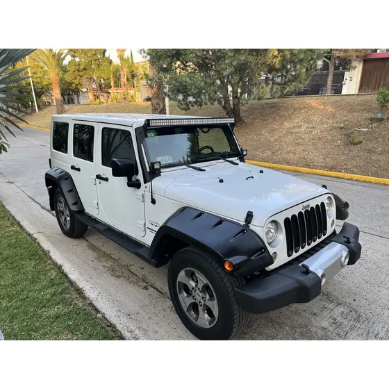 Jeep Wrangler 3.7 Unlimited Sahara 3.6 4x4 At