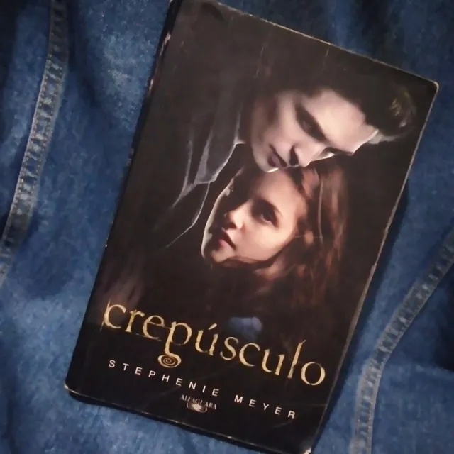 Libro Crepúsculo. Stephenie Meyer. Usado. Editorial Alfaguar