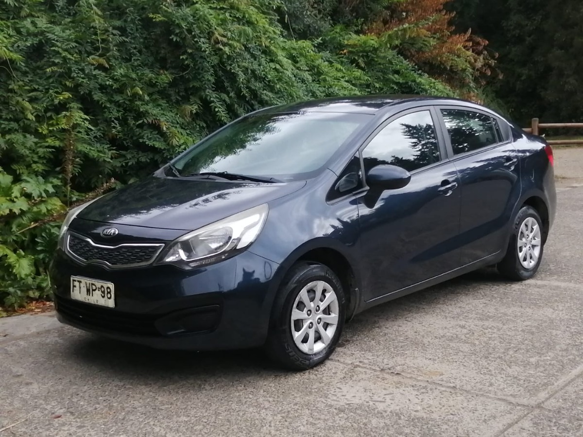 Vendo Kia Rio 4, Motor 1.2, Año 2013.