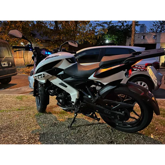 Bajaj Rouser Ns 200
