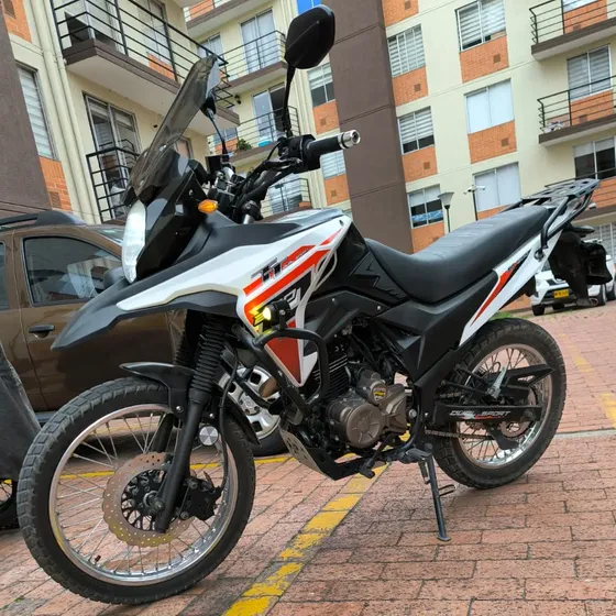 Akt - Ds  200 Modelo 2023, Papeles Al Día, Excelent Estado