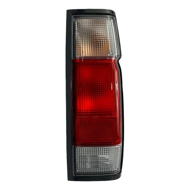 Calavera Derecha Nissan Np300 D22 Original