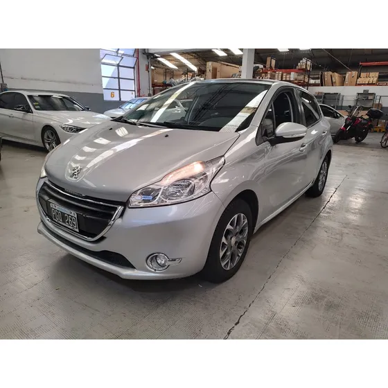 Peugeot 208 1.5 Allure Touchscreen
