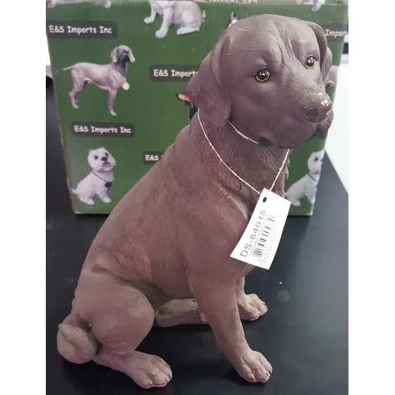 Estatuilla Resina, Importada, Labrador Chocolate Sen  22 Cms