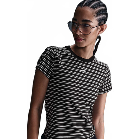 Camiseta Nike Sportswear Chill Knit Feminina Camiseta Nike Sportswear Chill Knit Feminina