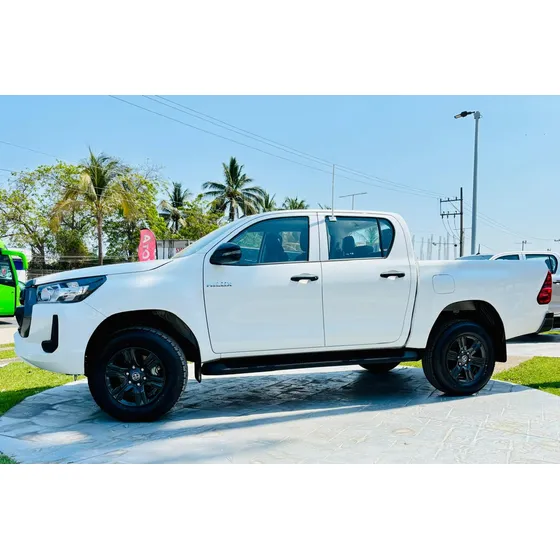 Toyota Hilux 2.7 Cabina Doble Sr Mt