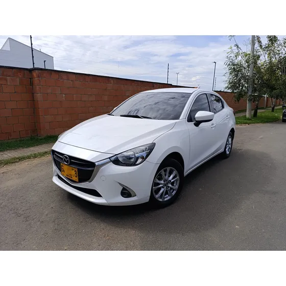 Mazda 2 Sedan 1.5 Touring Sedan