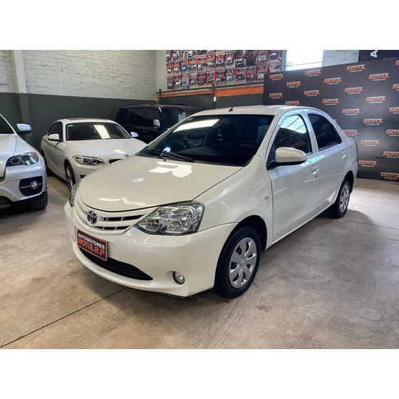 Toyota Etios 1.5 Sedan X