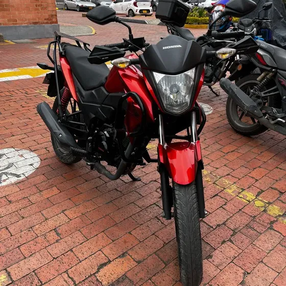 Honda Cb125f Max Ii Color Rojo Excelente Estado