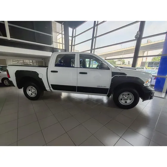 Ram 1500 Slt Trabajo Crew Cab