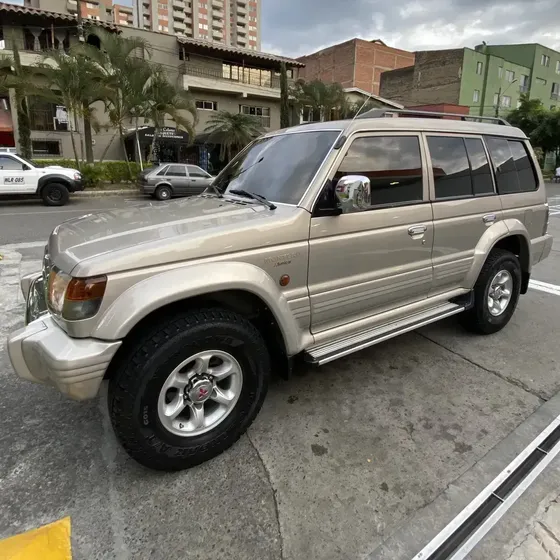 Mitsubishi Montero 2008 3.0 V13