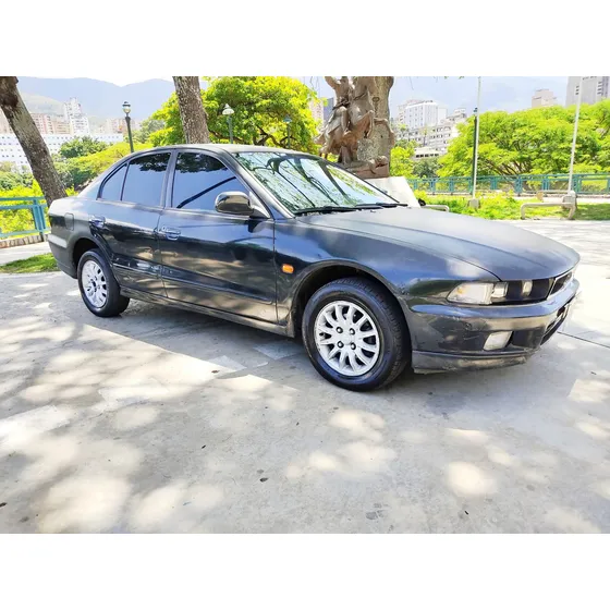 Mitsubishi Mf Sedan