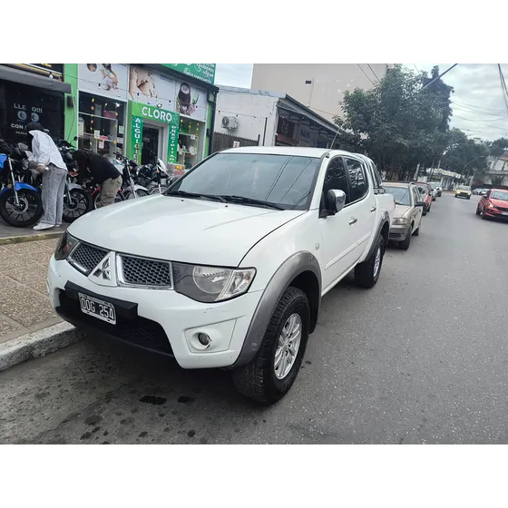 Mitsubishi L200 2.5 Cd 4wd High-power Di-d 178cv Mt