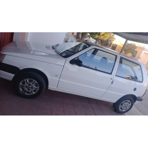 Fiat Uno 3p Año 2010