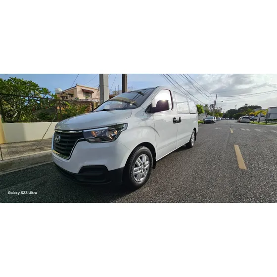 Hyundai H1 Automática Turbo Diésel Coreano.