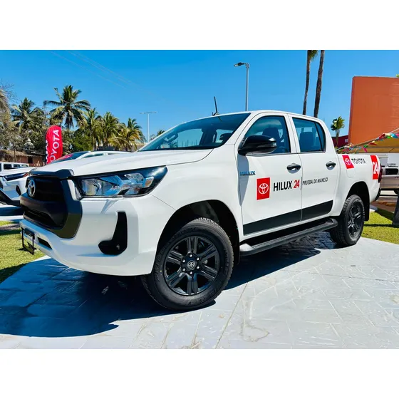 Toyota Hilux 2.7 Cabina Doble Sr Mt