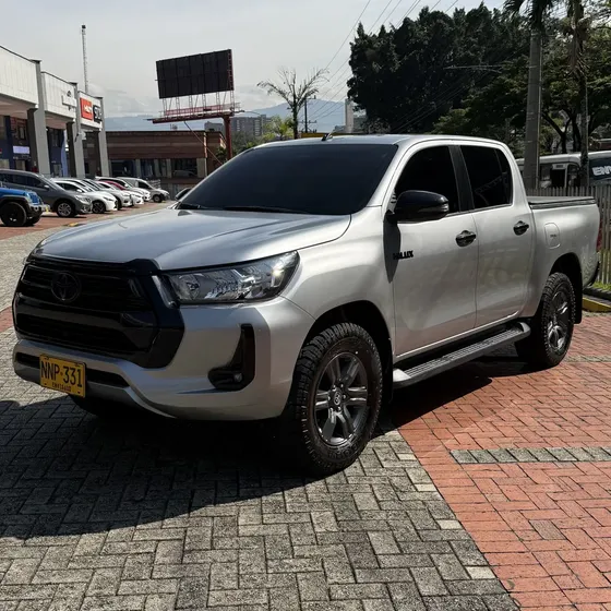 Toyota Hilux 2023 2.4 Diésel 4x4