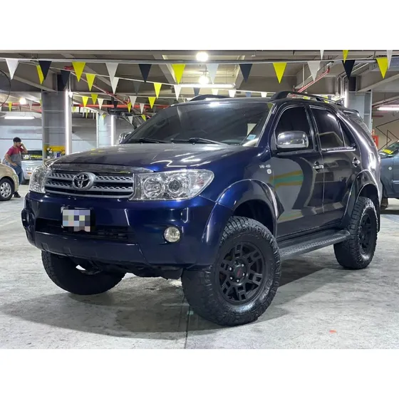Toyota Fortuner .
