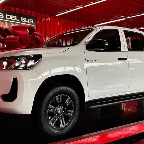 Toyota Hilux 2024 2.7 Cabina Doble Sr Mt