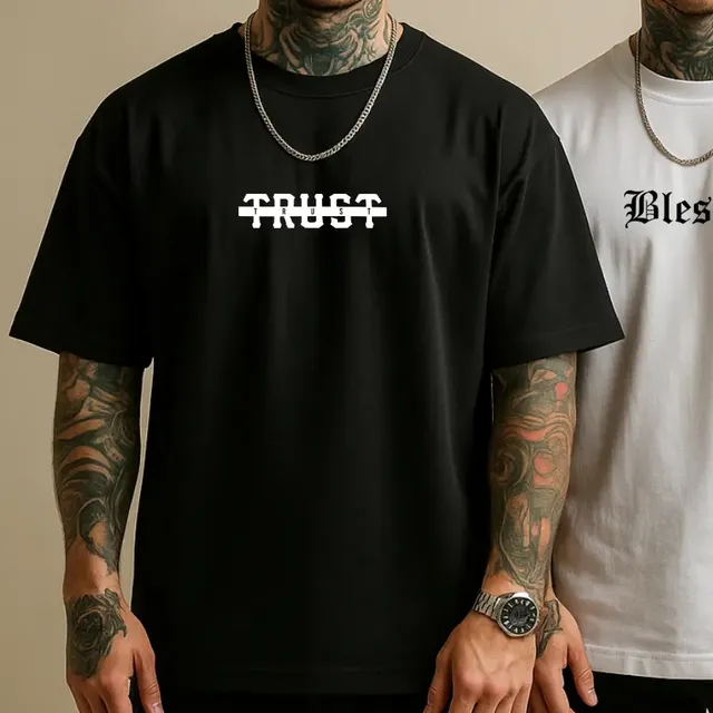 Kit 2 Camisetas Oversized Trust & Blessed Branco e Preto