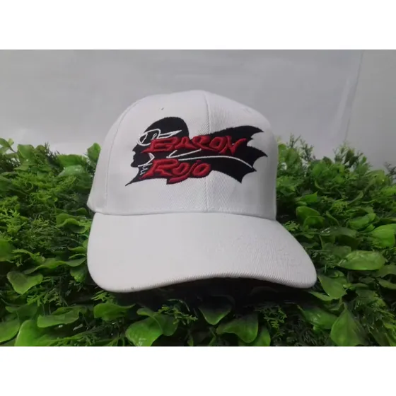 Gorra Bordada Rock De Barón Rojo.  Blanca