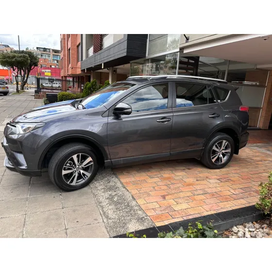 Toyota Rav4 2.0 Street At