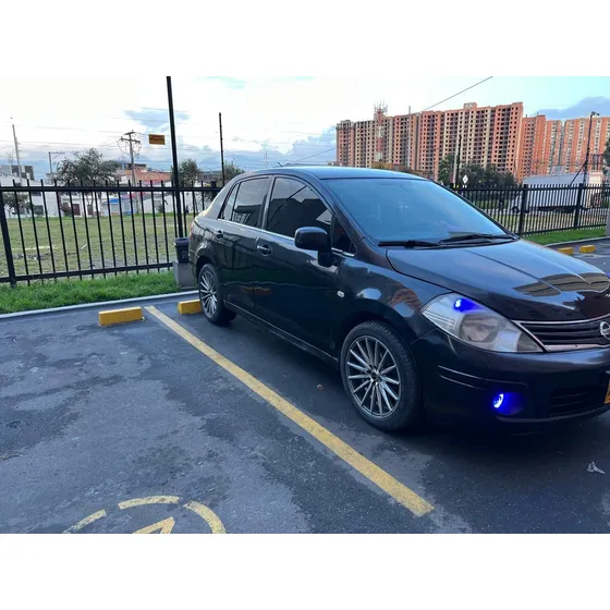 Nissan Tiida 1.8 Premium 4 P