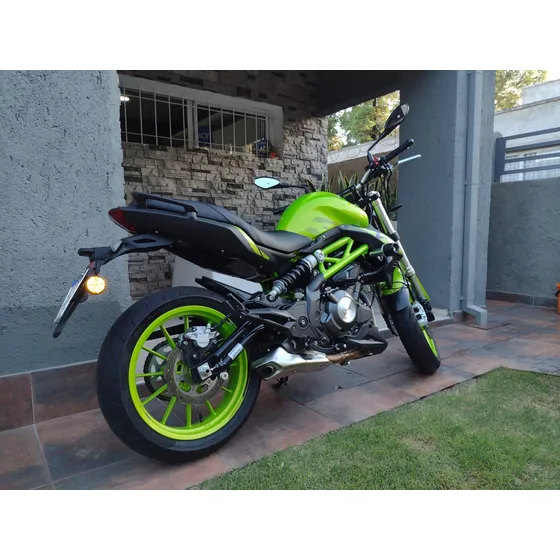 Benelli 302 S 2022 ,6700km  Alarma , Parabrisas Agregados .