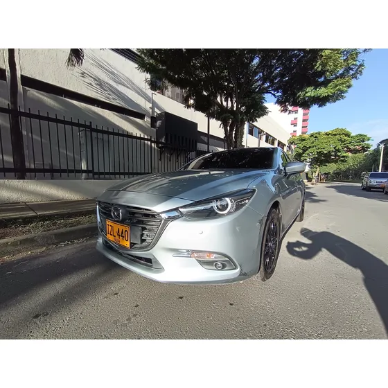Mazda 3 2.0 Sport Touring