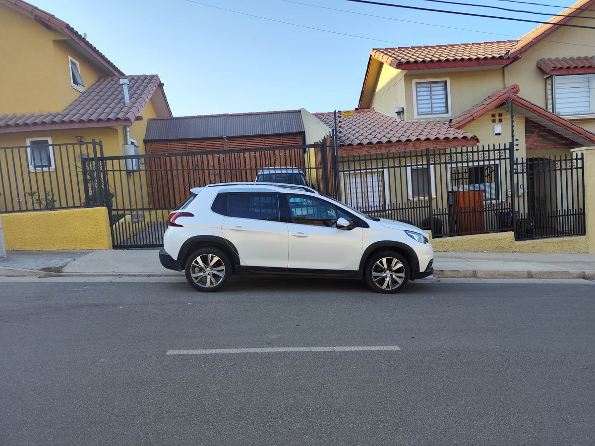 Peugeot 2008 Allure 1.5 110hp