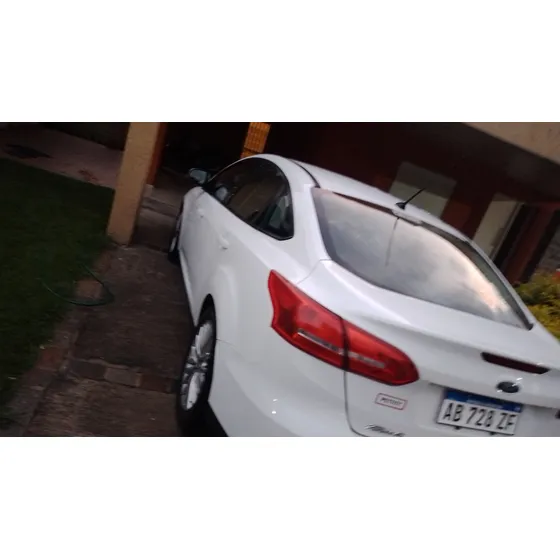 Ford Focus Iii 2.0 Sedan Se Plus At6