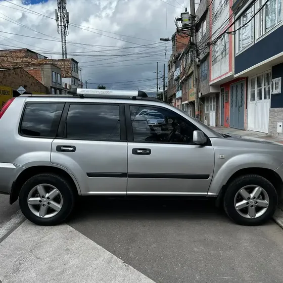 Nissan Xtrail 2011 2.5 S Basica