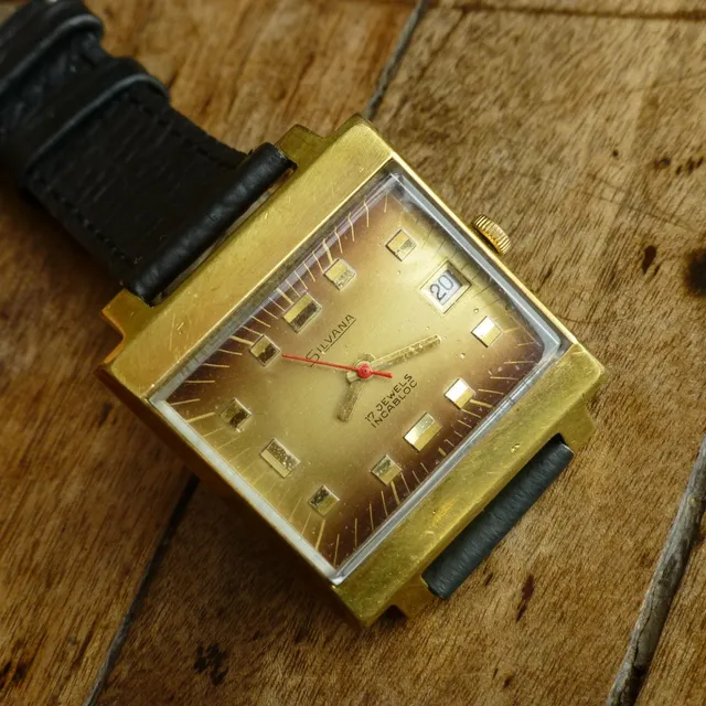 Silvana Tv Rectangular Antiguo Oro Enchape Reloj 28221swt