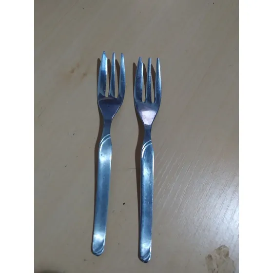 Par De Tenedores De Postre En Acero Vintage Oferta 
