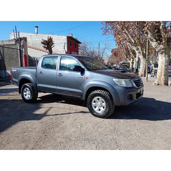 Toyota Hilux Pick-up 3.0 Cd Sr 171cv 4x4 - C3