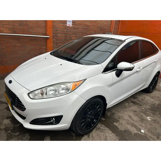 Ford Fiesta Sedan Titanium