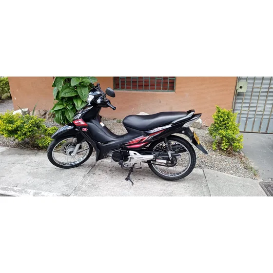 Moto Suzuki Viva R15