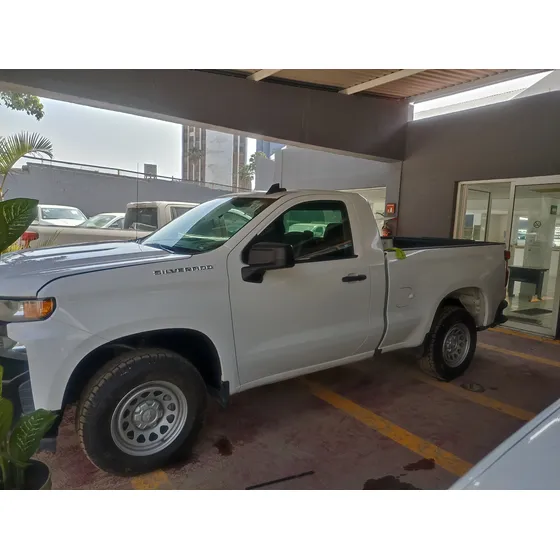 Chevrolet Silverado 4.3 Lts 1500doble Cabina Ls 4x2 At
