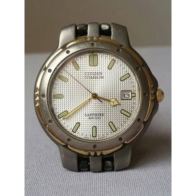 Reloj Citizen Titanium Wr100 Hombre Gris/dorado 50m
